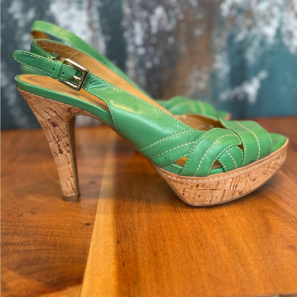 Nine West Vintage Y2K Green/Tan Leather Cork Platform Heels (GUC)